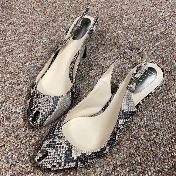 Nickels Snakeskin Print Heels size 10 3.5” heels - Picture 2 of 11